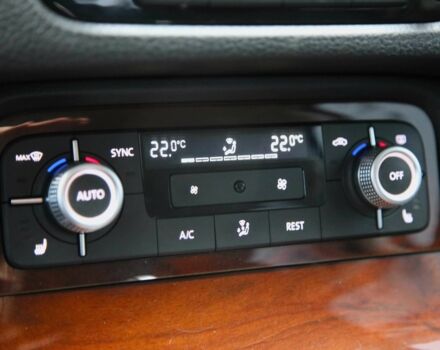 Черный Фольксваген Туарег, объемом двигателя 3 л и пробегом 241 тыс. км за 22500 $, фото 17 на Automoto.ua