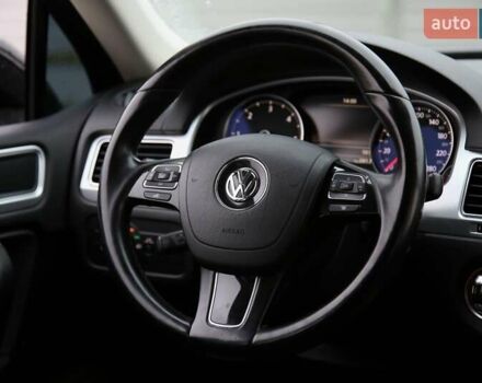 Черный Фольксваген Туарег, объемом двигателя 2.97 л и пробегом 241 тыс. км за 22500 $, фото 13 на Automoto.ua