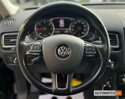Черный Фольксваген Туарег, объемом двигателя 3 л и пробегом 129 тыс. км за 27500 $, фото 12 на Automoto.ua