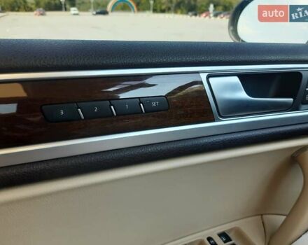 Черный Фольксваген Туарег, объемом двигателя 2.97 л и пробегом 145 тыс. км за 25300 $, фото 12 на Automoto.ua