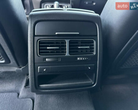 Черный Фольксваген Туарег, объемом двигателя 2.97 л и пробегом 202 тыс. км за 30000 $, фото 40 на Automoto.ua