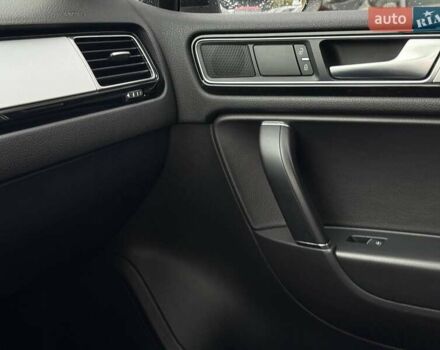 Черный Фольксваген Туарег, объемом двигателя 3.6 л и пробегом 220 тыс. км за 16900 $, фото 41 на Automoto.ua