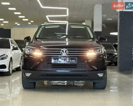 Черный Фольксваген Туарег, объемом двигателя 3 л и пробегом 258 тыс. км за 24799 $, фото 7 на Automoto.ua