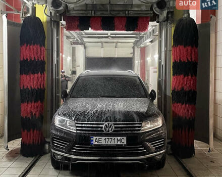 Черный Фольксваген Туарег, объемом двигателя 3.6 л и пробегом 120 тыс. км за 26600 $, фото 2 на Automoto.ua