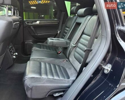 Черный Фольксваген Туарег, объемом двигателя 4.13 л и пробегом 195 тыс. км за 31990 $, фото 9 на Automoto.ua