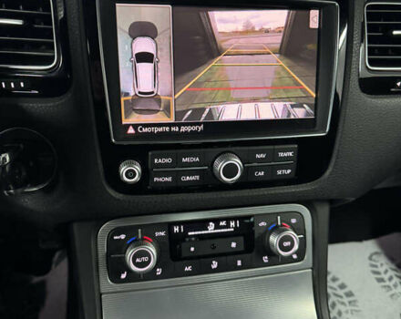 Черный Фольксваген Туарег, объемом двигателя 2.97 л и пробегом 275 тыс. км за 26000 $, фото 13 на Automoto.ua