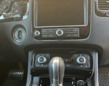 Черный Фольксваген Туарег, объемом двигателя 2.97 л и пробегом 195 тыс. км за 25900 $, фото 33 на Automoto.ua