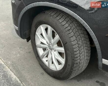 Черный Фольксваген Туарег, объемом двигателя 3.6 л и пробегом 220 тыс. км за 16900 $, фото 4 на Automoto.ua
