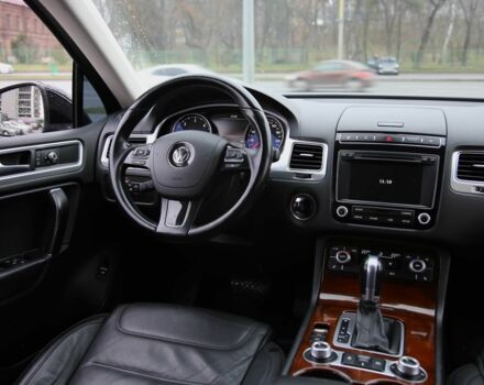 Черный Фольксваген Туарег, объемом двигателя 3 л и пробегом 241 тыс. км за 22500 $, фото 10 на Automoto.ua