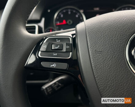 Черный Фольксваген Туарег, объемом двигателя 3 л и пробегом 212 тыс. км за 31590 $, фото 17 на Automoto.ua