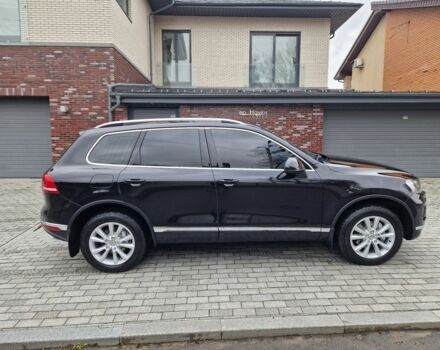 Чорний Фольксваген Туарег, об'ємом двигуна 3 л та пробігом 242 тис. км за 23000 $, фото 4 на Automoto.ua