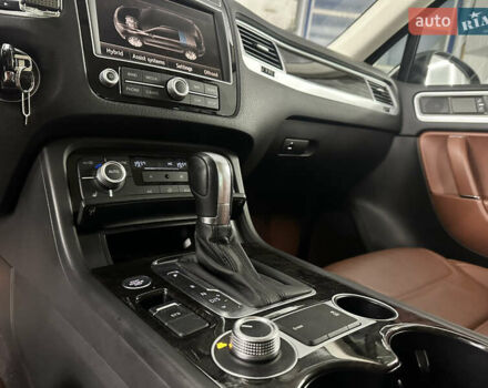 Черный Фольксваген Туарег, объемом двигателя 3 л и пробегом 56 тыс. км за 27000 $, фото 30 на Automoto.ua