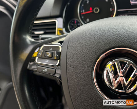 Черный Фольксваген Туарег, объемом двигателя 3 л и пробегом 129 тыс. км за 27500 $, фото 13 на Automoto.ua