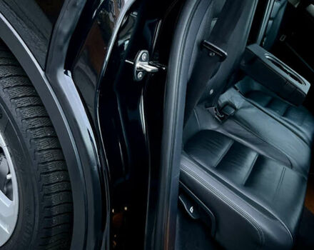 Черный Фольксваген Туарег, объемом двигателя 2.97 л и пробегом 267 тыс. км за 19900 $, фото 78 на Automoto.ua