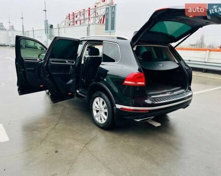 Чорний Фольксваген Туарег, об'ємом двигуна 2.97 л та пробігом 275 тис. км за 23200 $, фото 6 на Automoto.ua