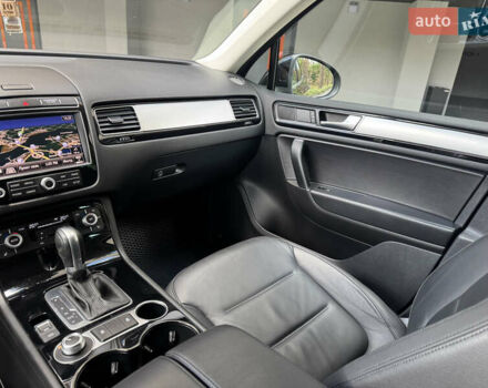 Чорний Фольксваген Туарег, об'ємом двигуна 2.97 л та пробігом 194 тис. км за 22499 $, фото 30 на Automoto.ua