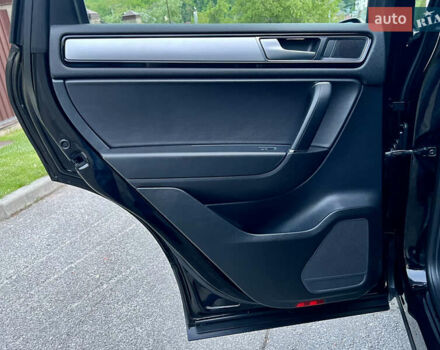 Черный Фольксваген Туарег, объемом двигателя 2.97 л и пробегом 267 тыс. км за 19900 $, фото 31 на Automoto.ua