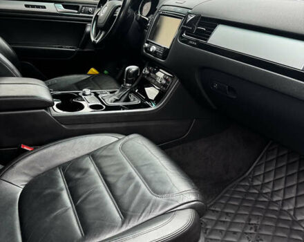 Черный Фольксваген Туарег, объемом двигателя 2.97 л и пробегом 270 тыс. км за 22300 $, фото 13 на Automoto.ua