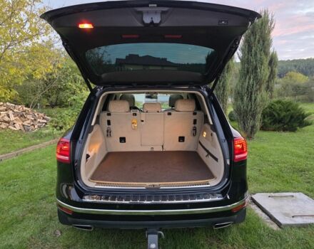 Черный Фольксваген Туарег, объемом двигателя 3 л и пробегом 181 тыс. км за 26000 $, фото 5 на Automoto.ua