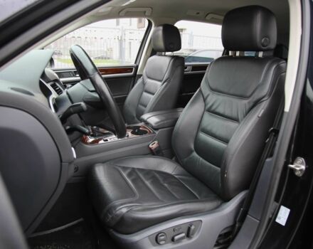 Черный Фольксваген Туарег, объемом двигателя 3 л и пробегом 241 тыс. км за 22500 $, фото 6 на Automoto.ua