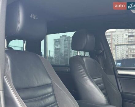 Чорний Фольксваген Туарег, об'ємом двигуна 3 л та пробігом 246 тис. км за 27700 $, фото 31 на Automoto.ua