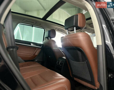 Черный Фольксваген Туарег, объемом двигателя 3 л и пробегом 56 тыс. км за 27000 $, фото 38 на Automoto.ua