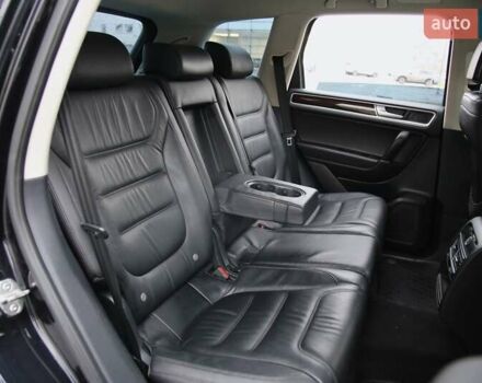 Черный Фольксваген Туарег, объемом двигателя 2.97 л и пробегом 241 тыс. км за 22500 $, фото 8 на Automoto.ua