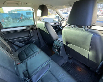 Черный Фольксваген Туарег, объемом двигателя 2.97 л и пробегом 225 тыс. км за 27500 $, фото 9 на Automoto.ua