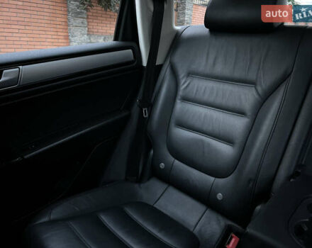 Черный Фольксваген Туарег, объемом двигателя 2.97 л и пробегом 267 тыс. км за 19900 $, фото 58 на Automoto.ua