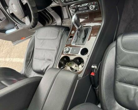 Черный Фольксваген Туарег, объемом двигателя 3 л и пробегом 272 тыс. км за 25000 $, фото 8 на Automoto.ua