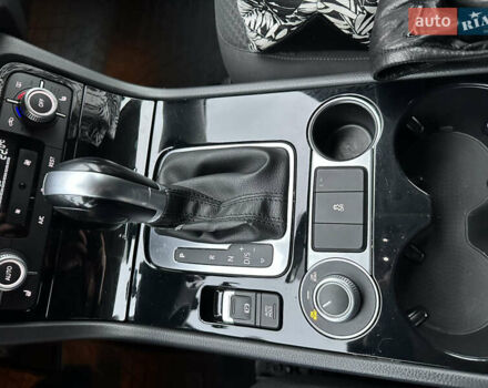 Черный Фольксваген Туарег, объемом двигателя 2.97 л и пробегом 235 тыс. км за 23500 $, фото 15 на Automoto.ua