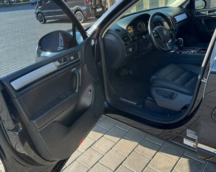 Черный Фольксваген Туарег, объемом двигателя 3 л и пробегом 235 тыс. км за 21500 $, фото 11 на Automoto.ua