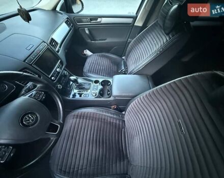 Черный Фольксваген Туарег, объемом двигателя 2.97 л и пробегом 285 тыс. км за 23500 $, фото 27 на Automoto.ua