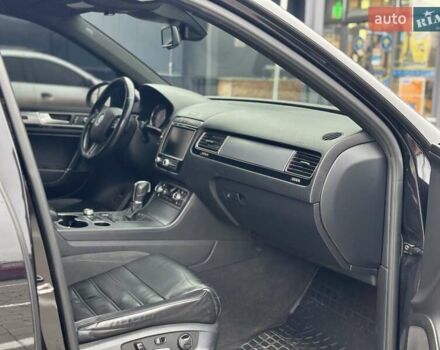 Чорний Фольксваген Туарег, об'ємом двигуна 3 л та пробігом 246 тис. км за 27700 $, фото 17 на Automoto.ua