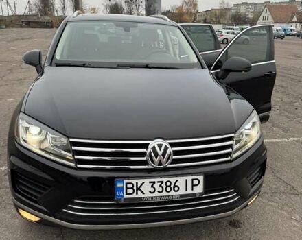 Черный Фольксваген Туарег, объемом двигателя 3 л и пробегом 272 тыс. км за 25000 $, фото 3 на Automoto.ua