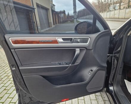 Чорний Фольксваген Туарег, об'ємом двигуна 3 л та пробігом 242 тис. км за 23000 $, фото 12 на Automoto.ua