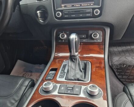 Чорний Фольксваген Туарег, об'ємом двигуна 3 л та пробігом 242 тис. км за 23000 $, фото 18 на Automoto.ua