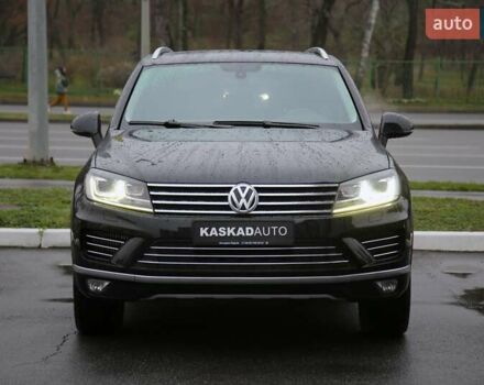 Черный Фольксваген Туарег, объемом двигателя 2.97 л и пробегом 241 тыс. км за 22500 $, фото 1 на Automoto.ua