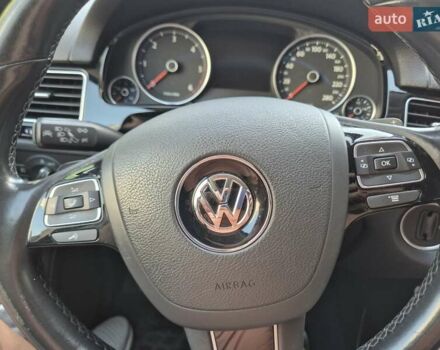 Черный Фольксваген Туарег, объемом двигателя 3 л и пробегом 263 тыс. км за 29000 $, фото 19 на Automoto.ua