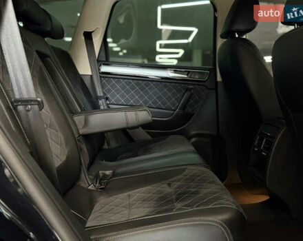 Черный Фольксваген Туарег, объемом двигателя 3 л и пробегом 258 тыс. км за 24799 $, фото 11 на Automoto.ua