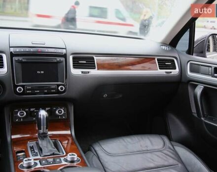 Черный Фольксваген Туарег, объемом двигателя 2.97 л и пробегом 241 тыс. км за 22500 $, фото 12 на Automoto.ua