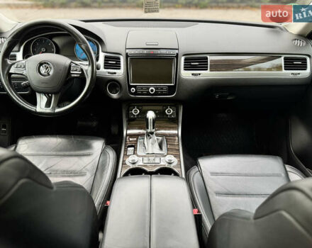 Черный Фольксваген Туарег, объемом двигателя 3 л и пробегом 238 тыс. км за 23700 $, фото 23 на Automoto.ua