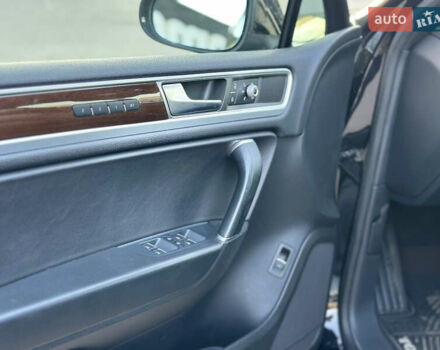 Чорний Фольксваген Туарег, об'ємом двигуна 2.97 л та пробігом 194 тис. км за 24999 $, фото 7 на Automoto.ua