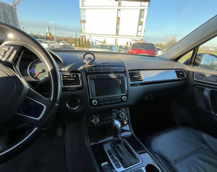 Черный Фольксваген Туарег, объемом двигателя 2.97 л и пробегом 225 тыс. км за 27500 $, фото 13 на Automoto.ua