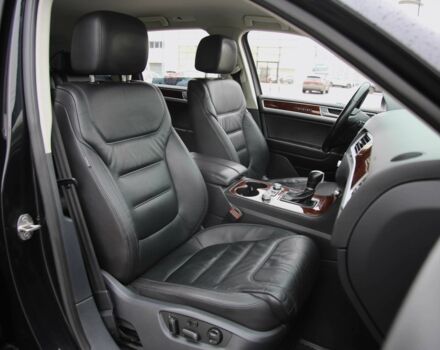 Черный Фольксваген Туарег, объемом двигателя 3 л и пробегом 241 тыс. км за 22500 $, фото 9 на Automoto.ua