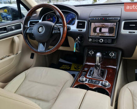 Чорний Фольксваген Туарег, об'ємом двигуна 3 л та пробігом 185 тис. км за 32999 $, фото 12 на Automoto.ua