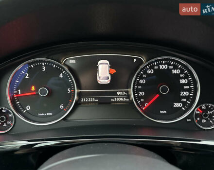 Черный Фольксваген Туарег, объемом двигателя 2.97 л и пробегом 235 тыс. км за 23500 $, фото 13 на Automoto.ua