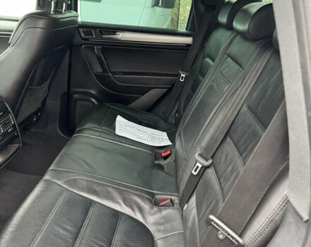 Черный Фольксваген Туарег, объемом двигателя 2.97 л и пробегом 275 тыс. км за 26000 $, фото 31 на Automoto.ua