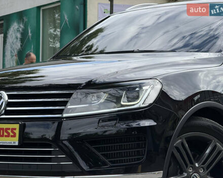 Черный Фольксваген Туарег, объемом двигателя 3 л и пробегом 212 тыс. км за 28999 $, фото 2 на Automoto.ua