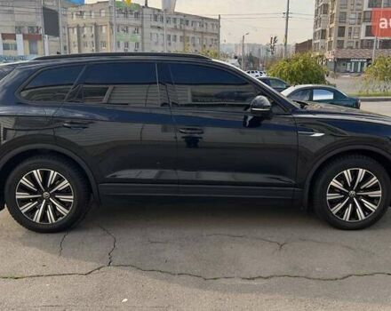 Черный Фольксваген Туарег, объемом двигателя 2.97 л и пробегом 108 тыс. км за 54500 $, фото 4 на Automoto.ua